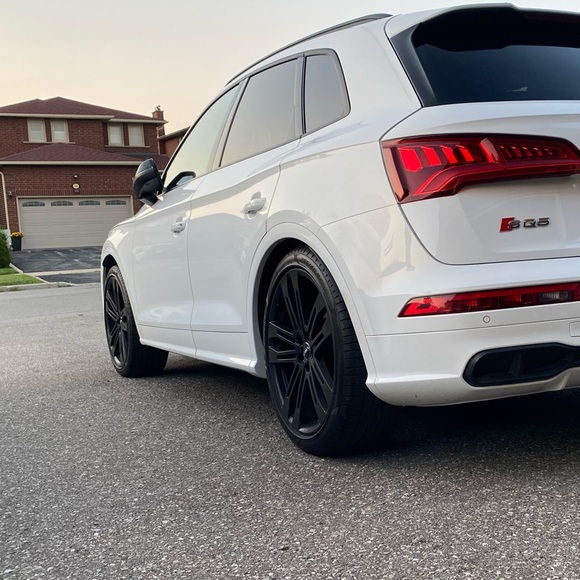 Meet your Posher, Chris - Picture 1 of 1